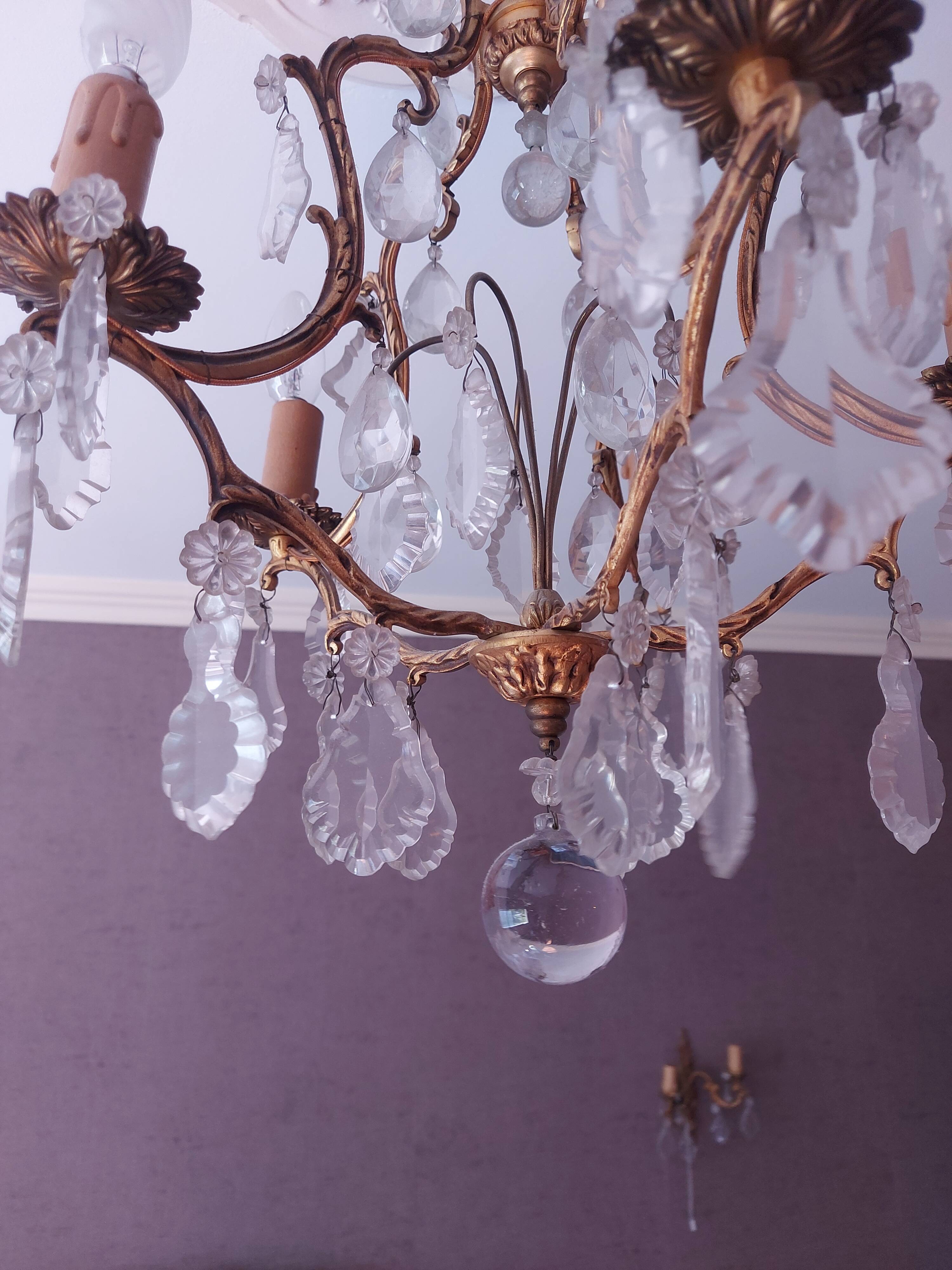 Chandelier cage with tassels