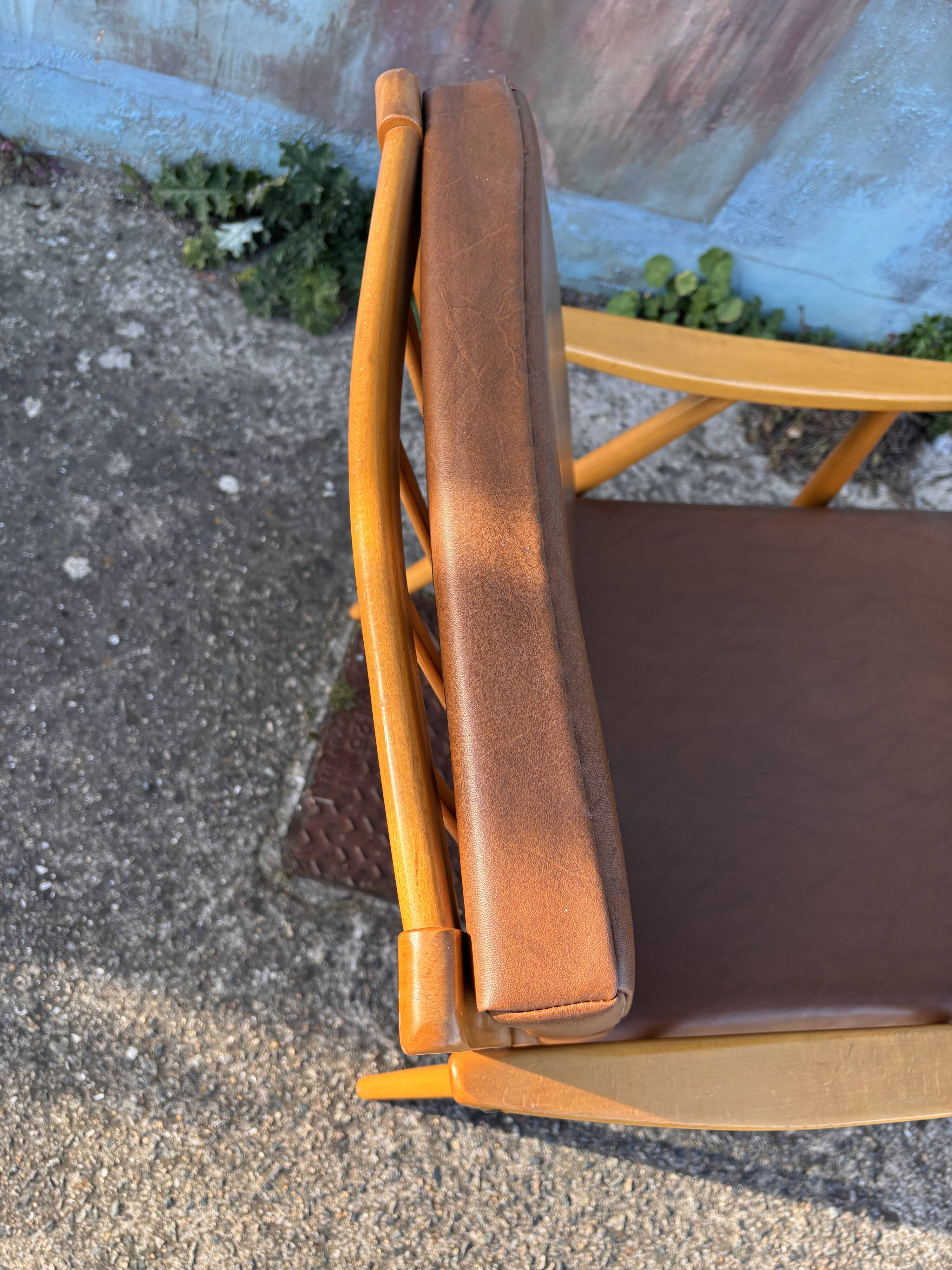 Pair of vintage armchairs with compass legs, "Boomerang" model by THO editions.