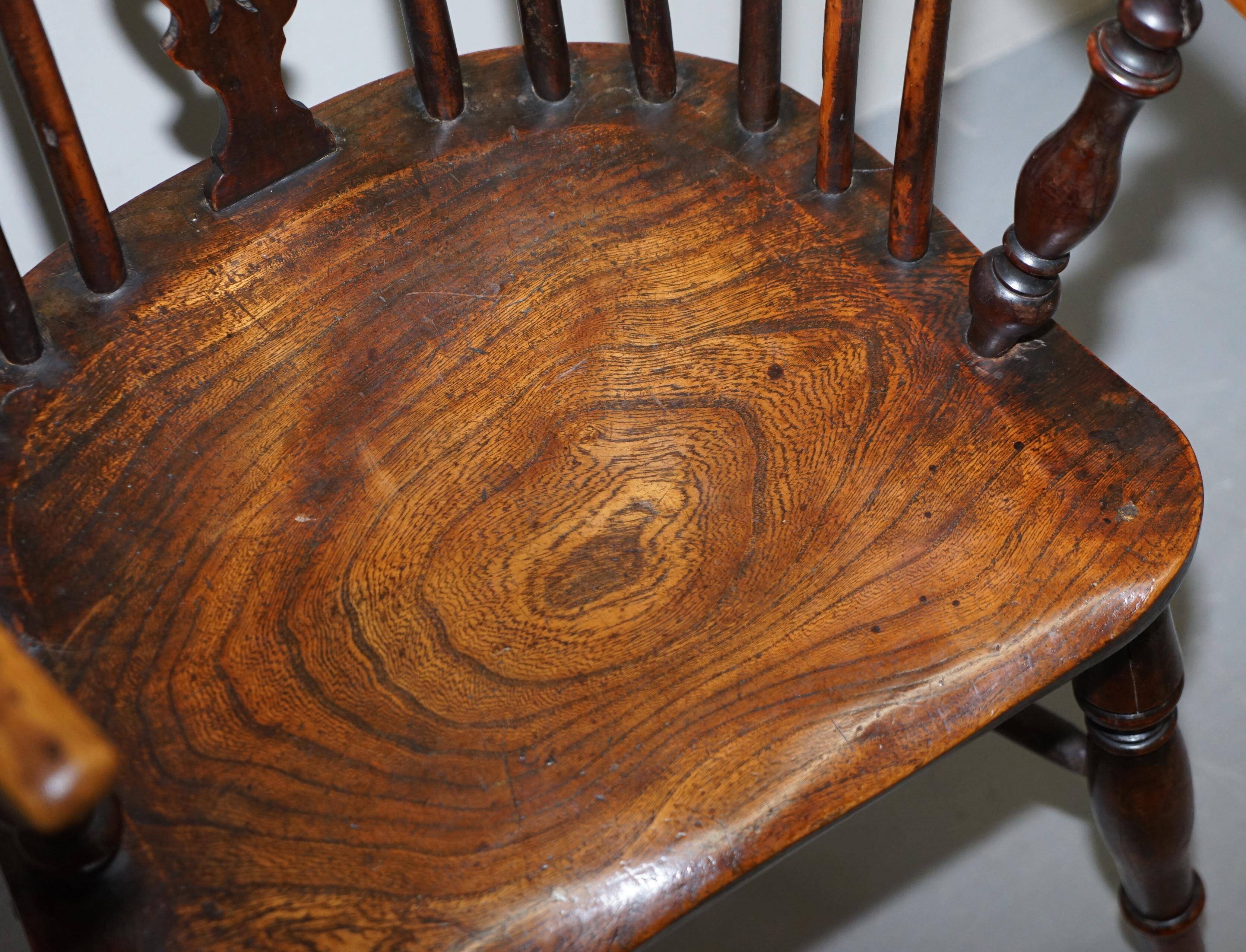 Windsor chair in solid elm circa 1860 - English furniture