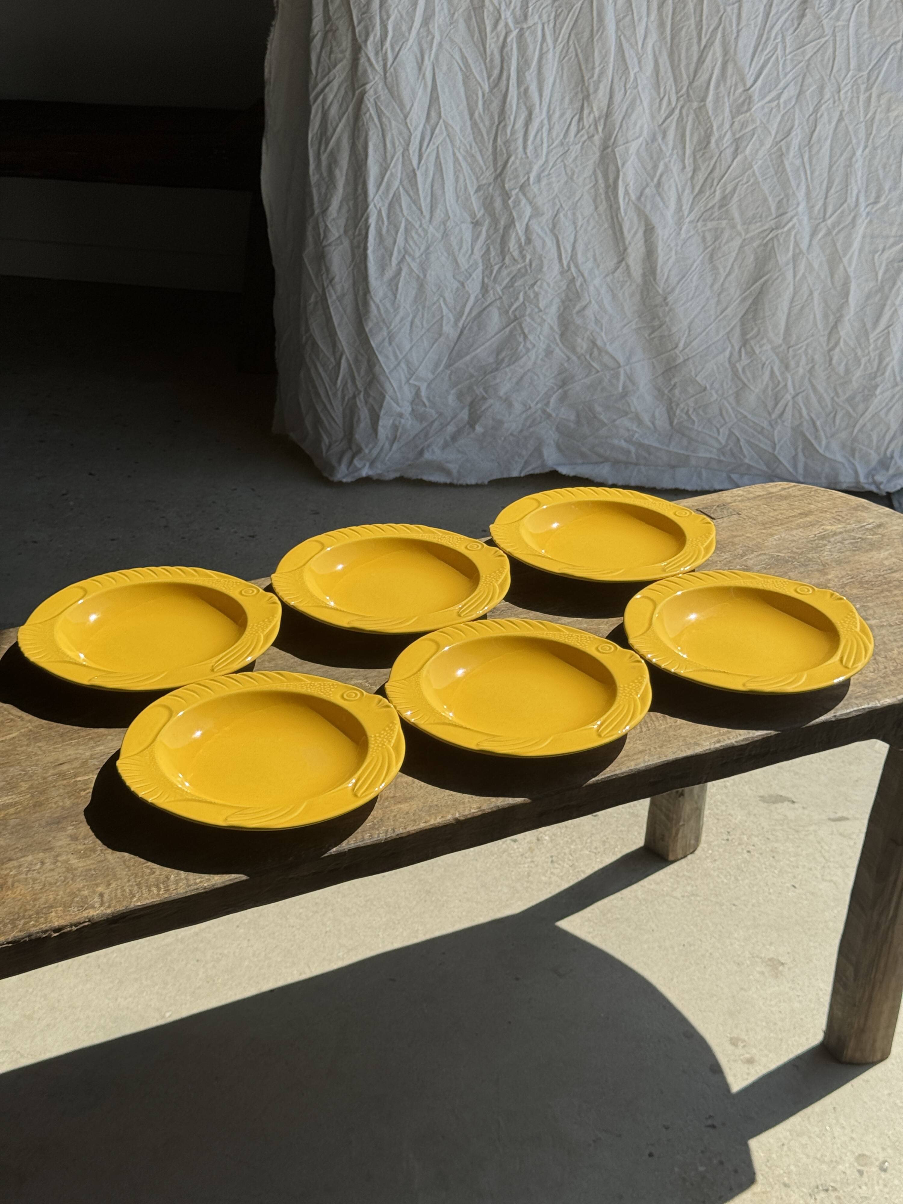 Set of 6 vintage yellow fish soup plates