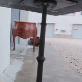 Bistro pedestal table in marble and cast iron lion paws