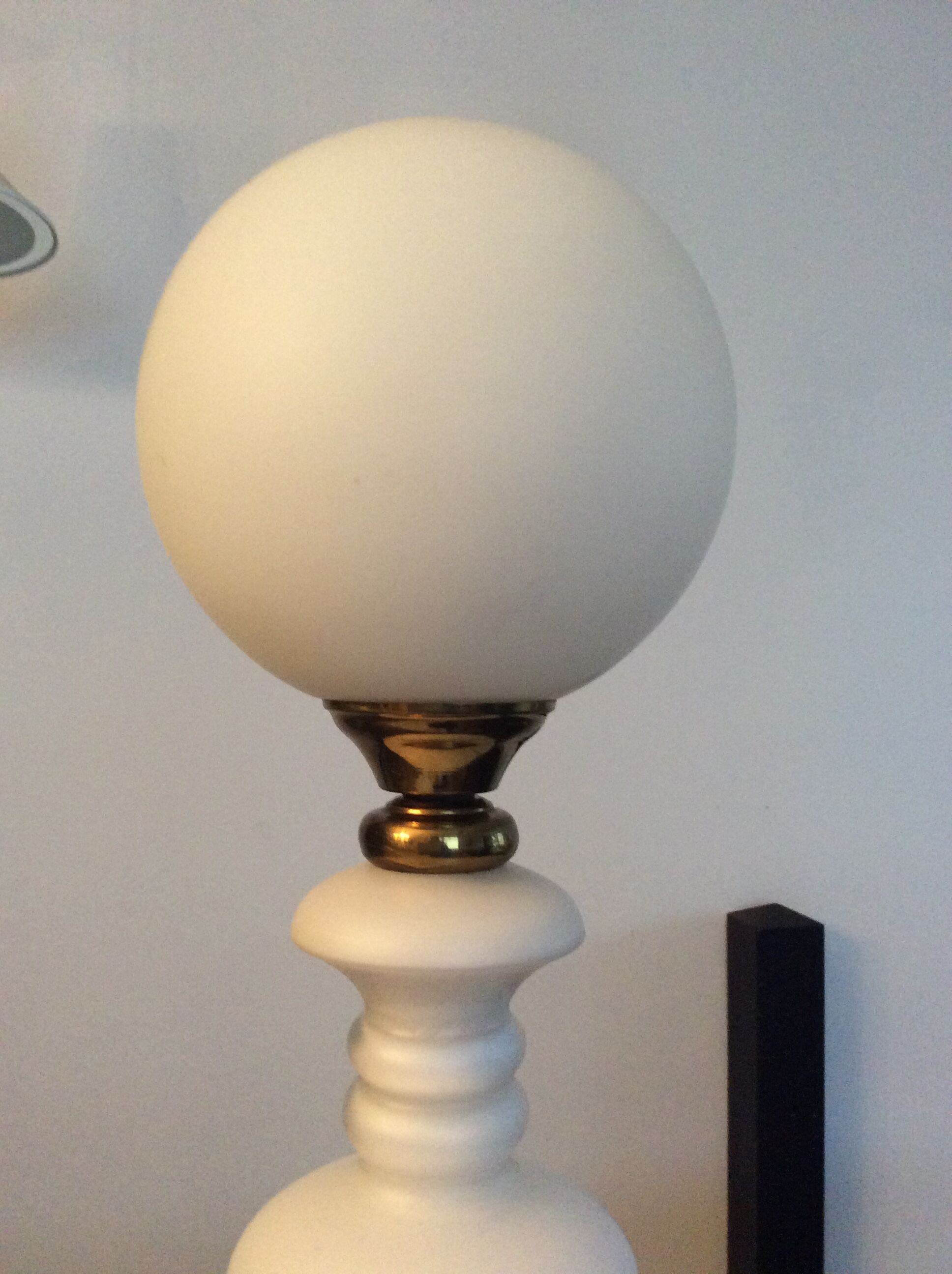 Vintage opaline and brass lamp 60/70