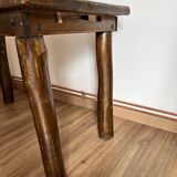 Table brutaliste