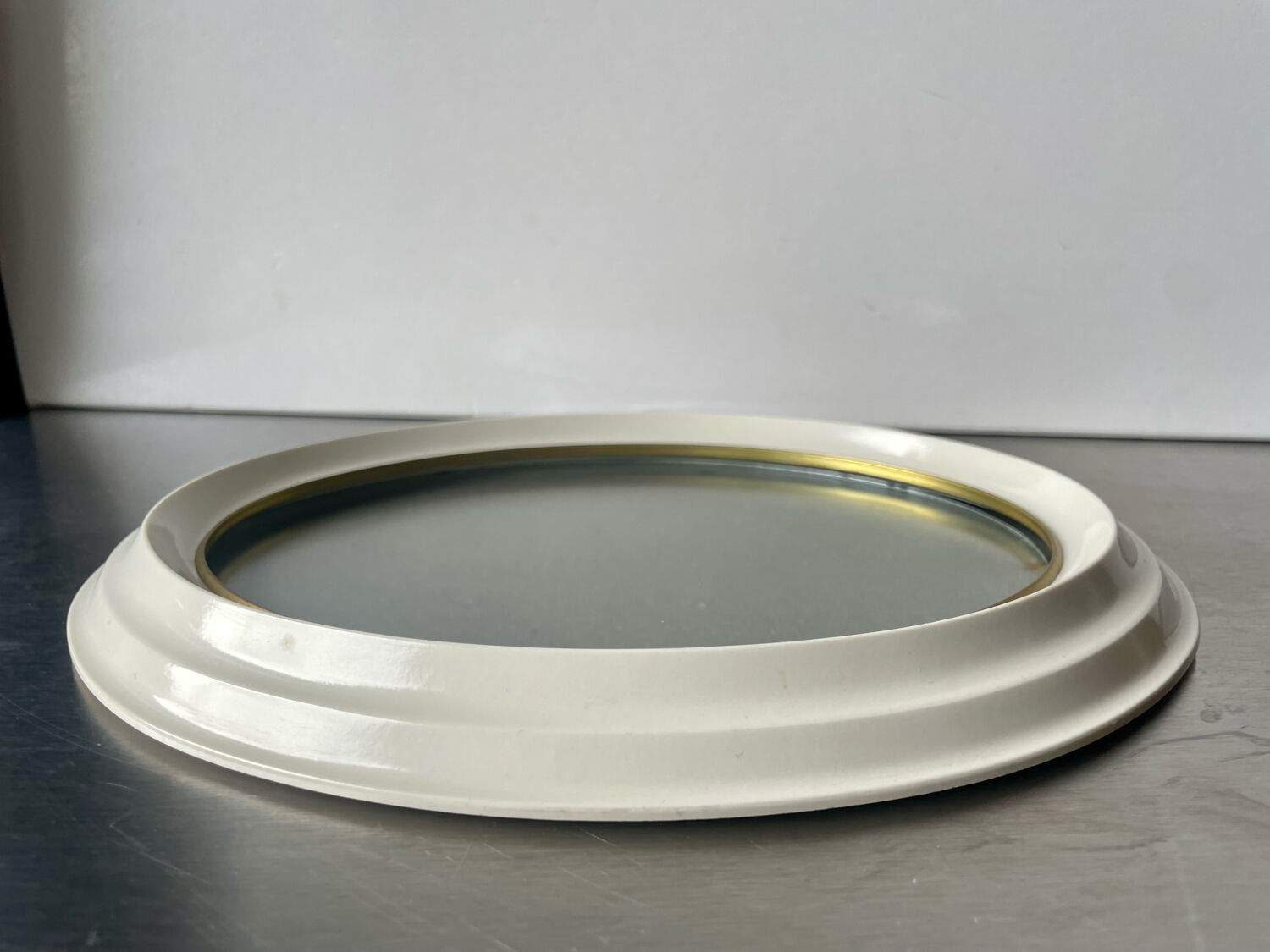 Oval bakelite vintage frame