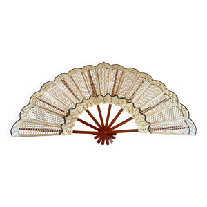Éventail ancien décoratif