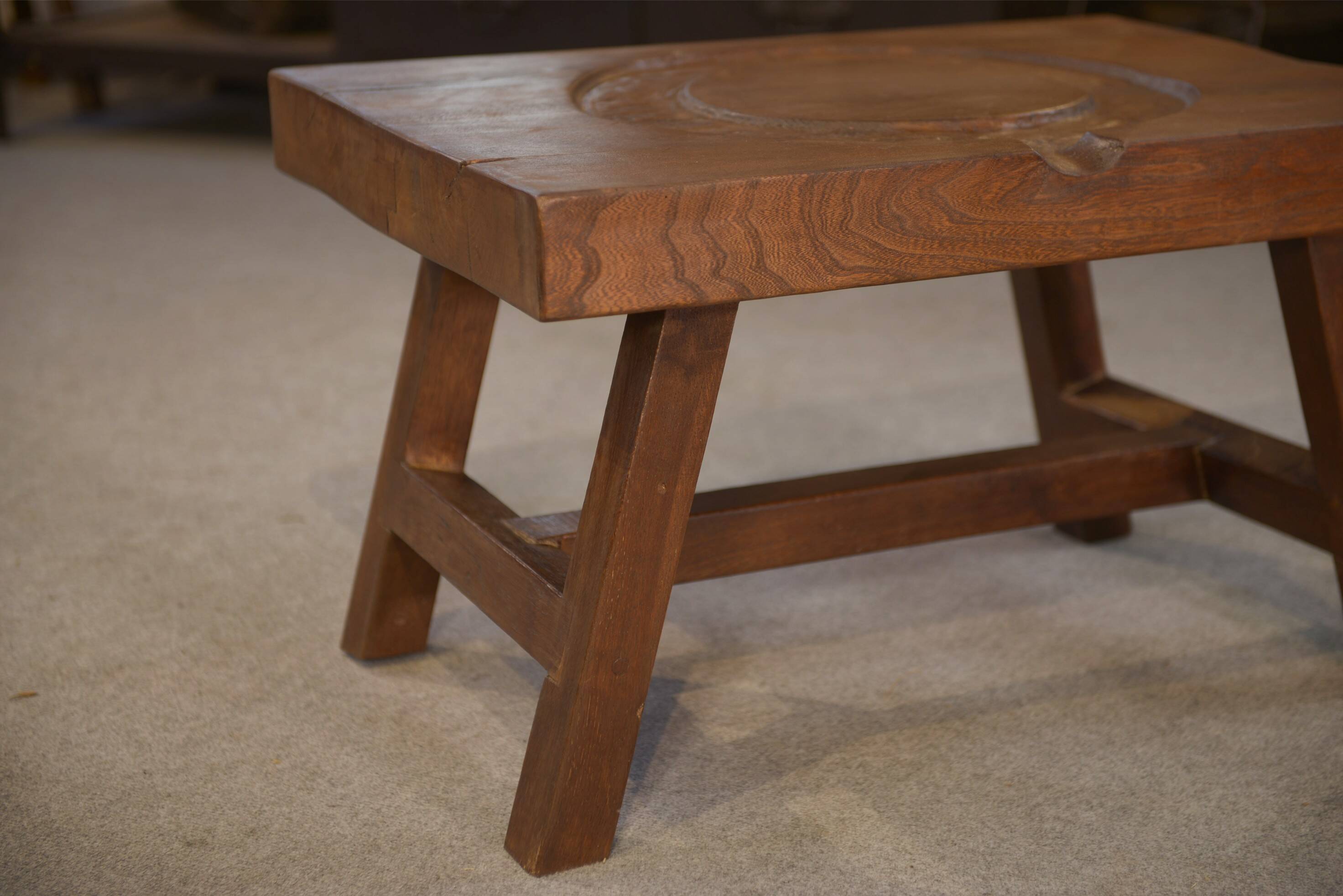Table basse brutaliste en orme 1950’s