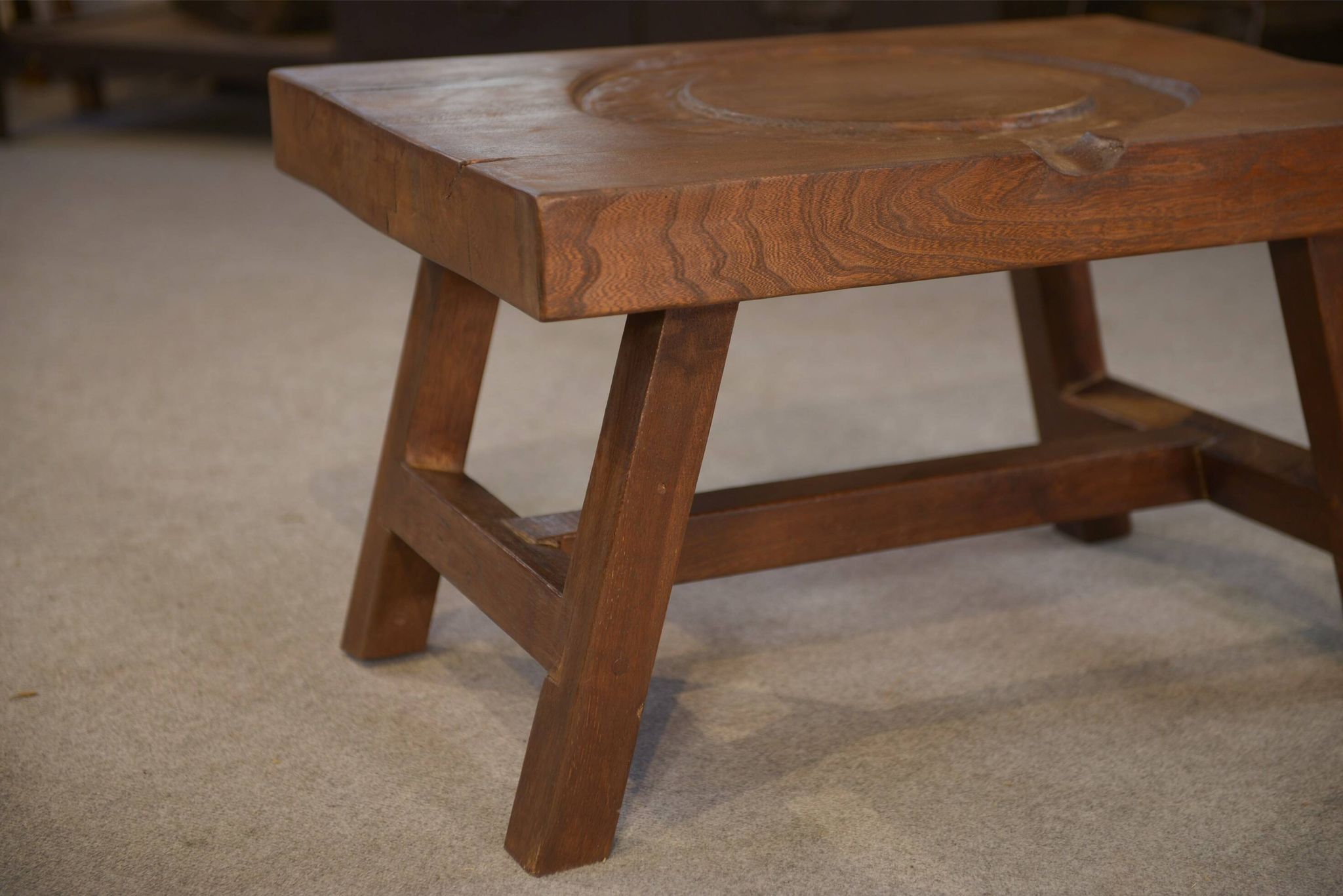 Brutalist coffee table in elm from the 1950s.