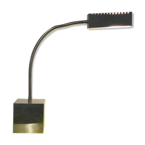 lampe en métal chromé