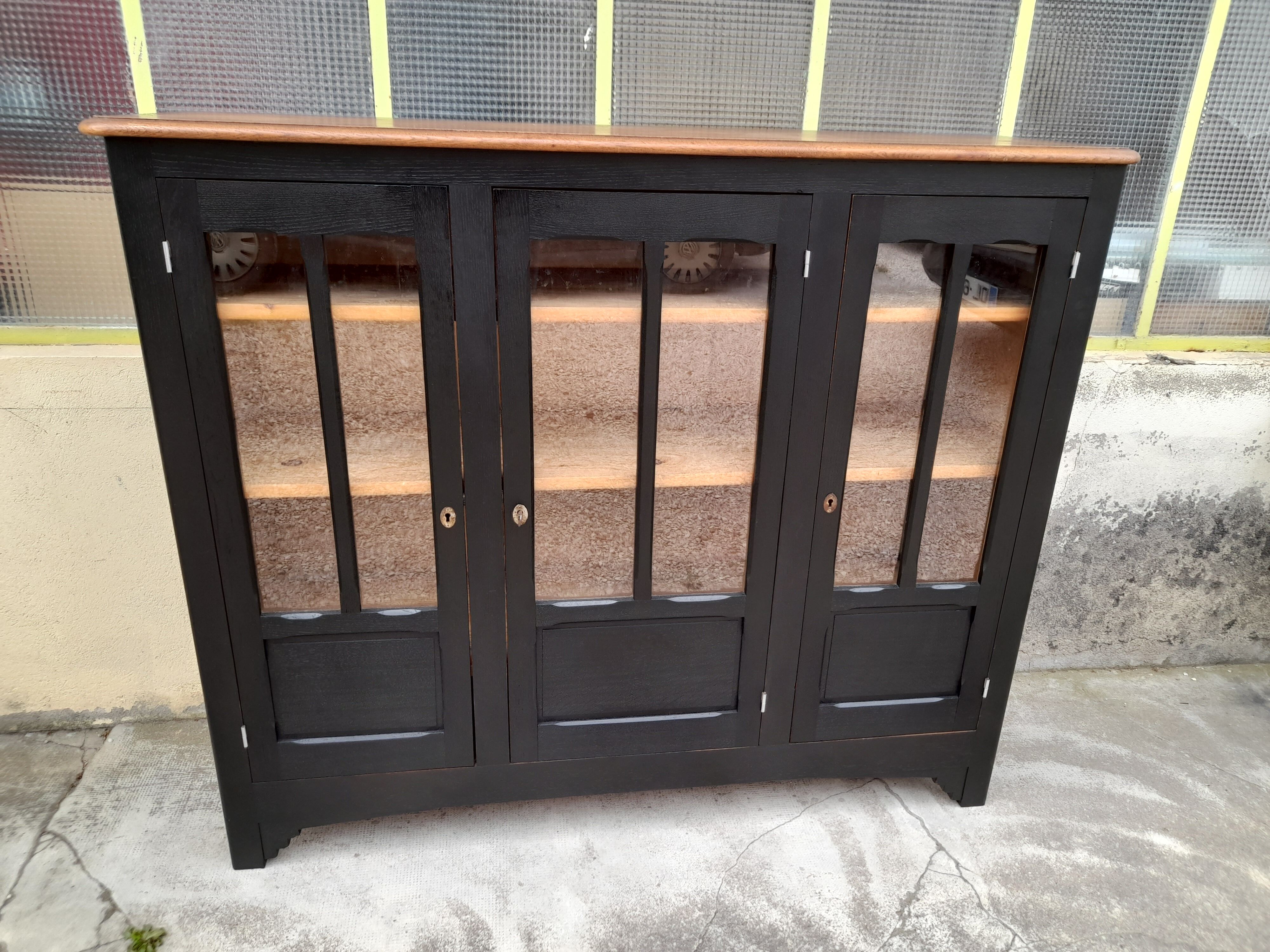 Buffet showcase 3 doors patiné black year 50
