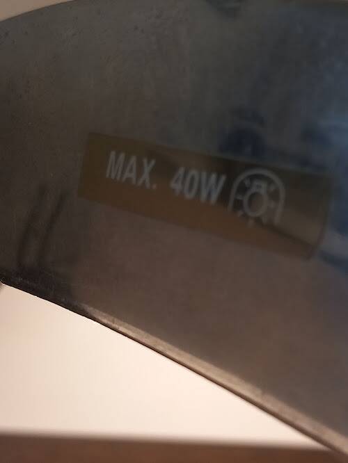 Lampe massive de Belgique Berio