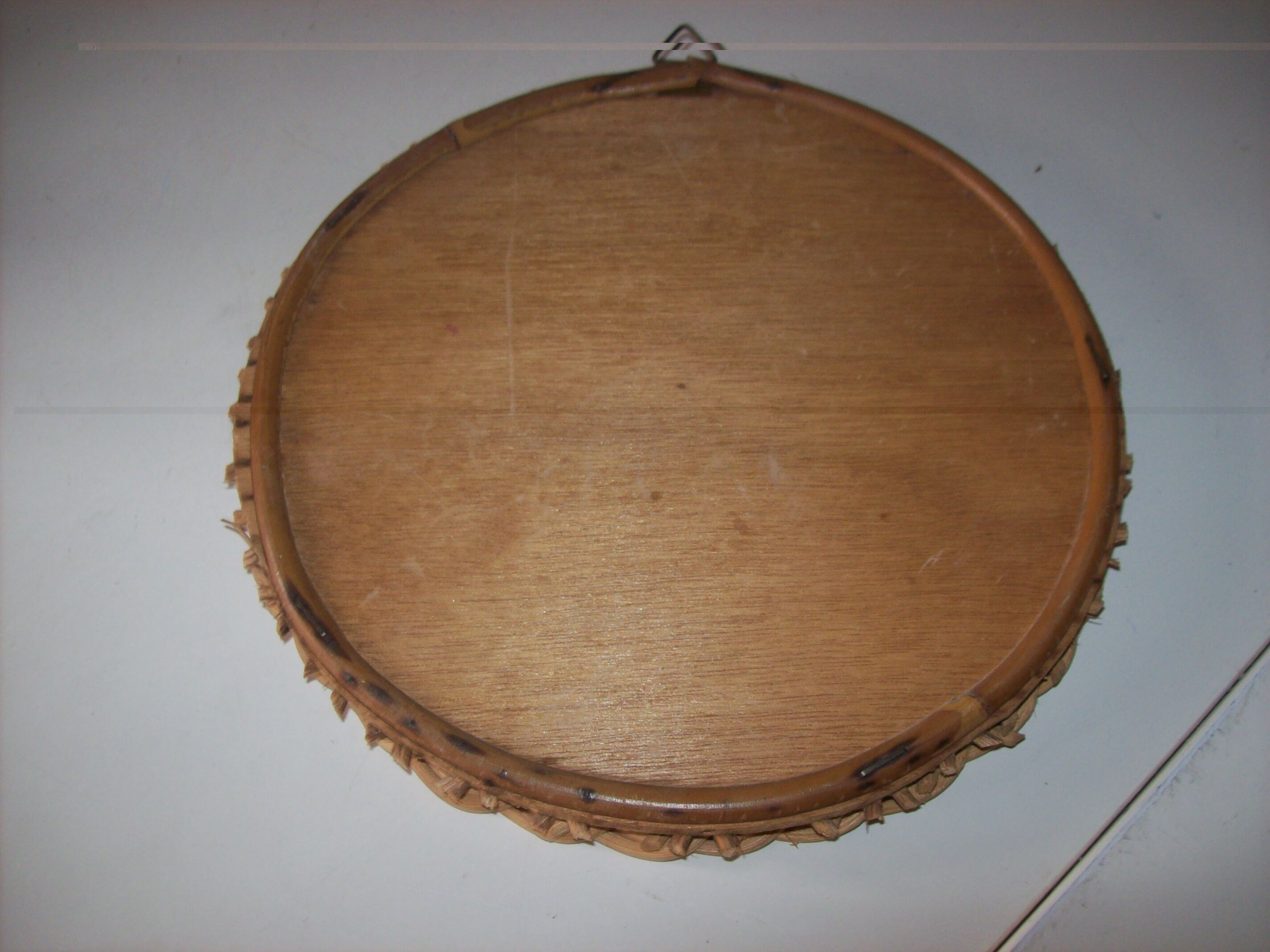 Wicker mirror in its juice