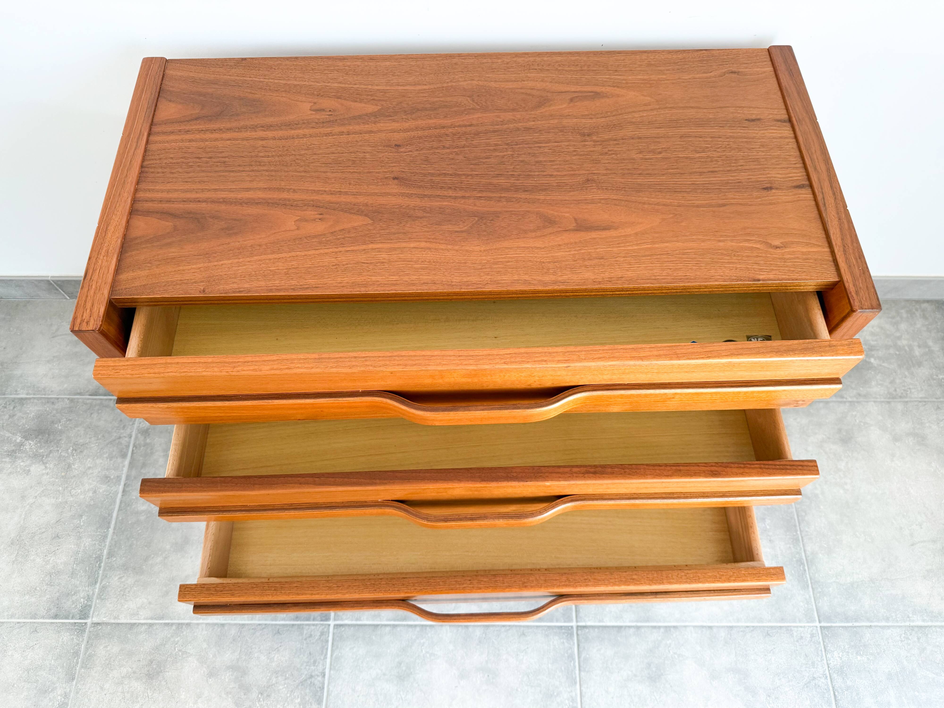 Elm chest of drawers dlg Maison Regain, vintage 70's