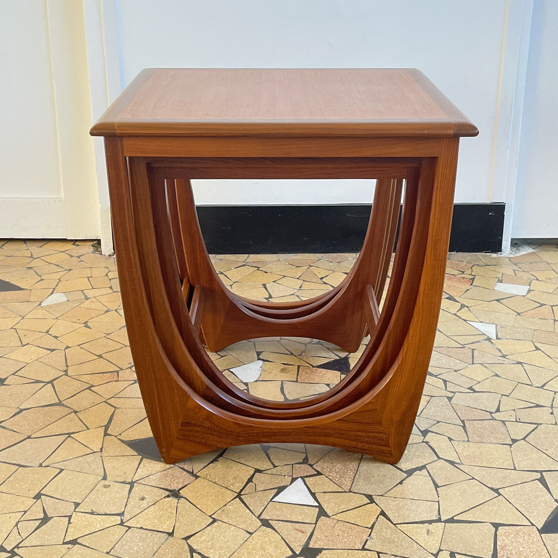 Teak trundle coffee table