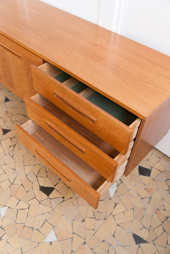 Scandinavian line clear teak