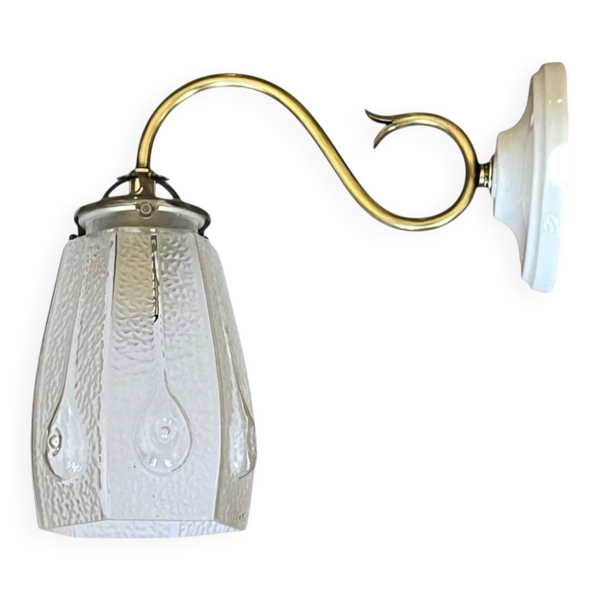 Vintage brass wall light with Art Nouveau tulip shade.