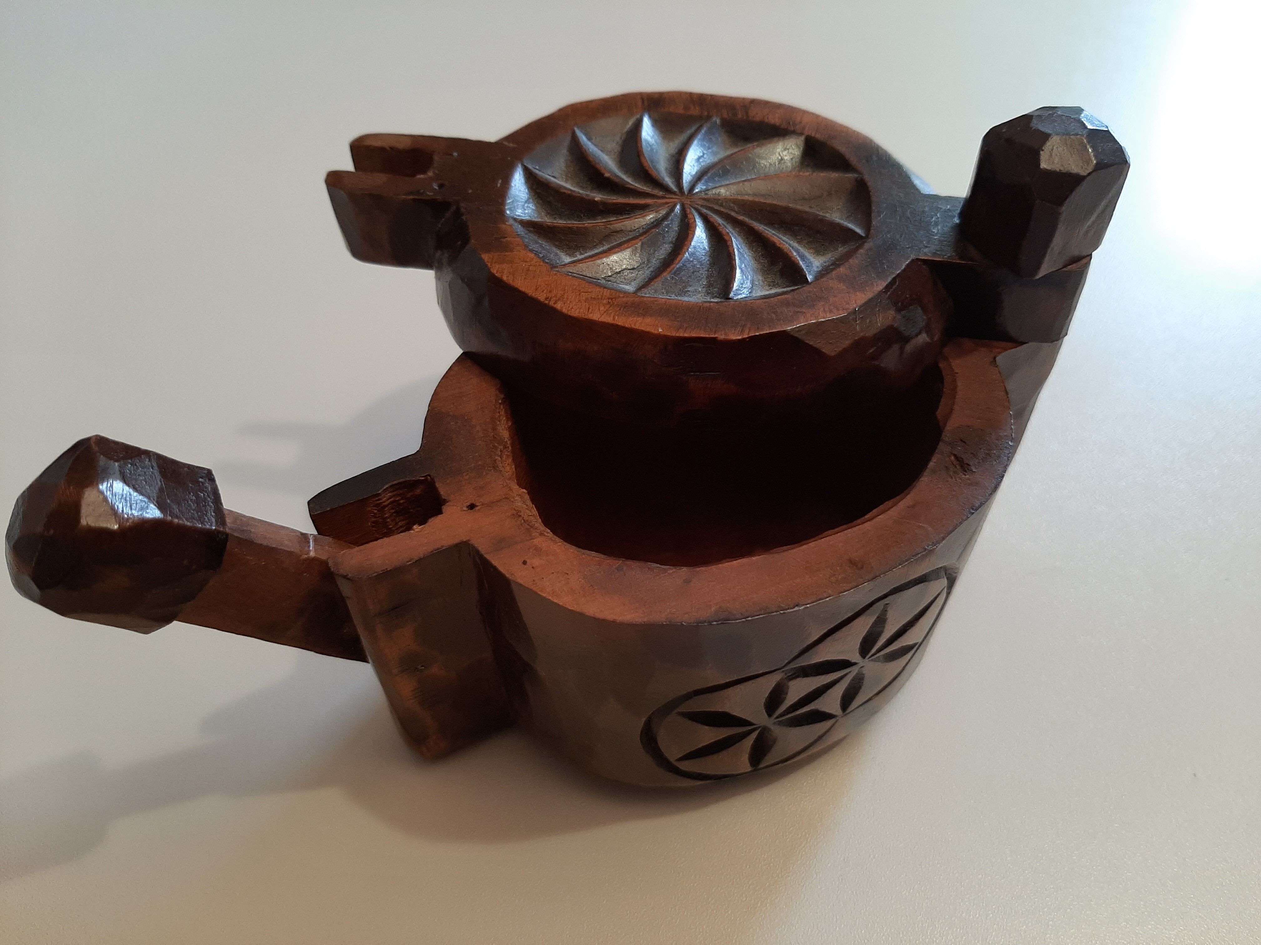 Boite à sel du Queyras en bois