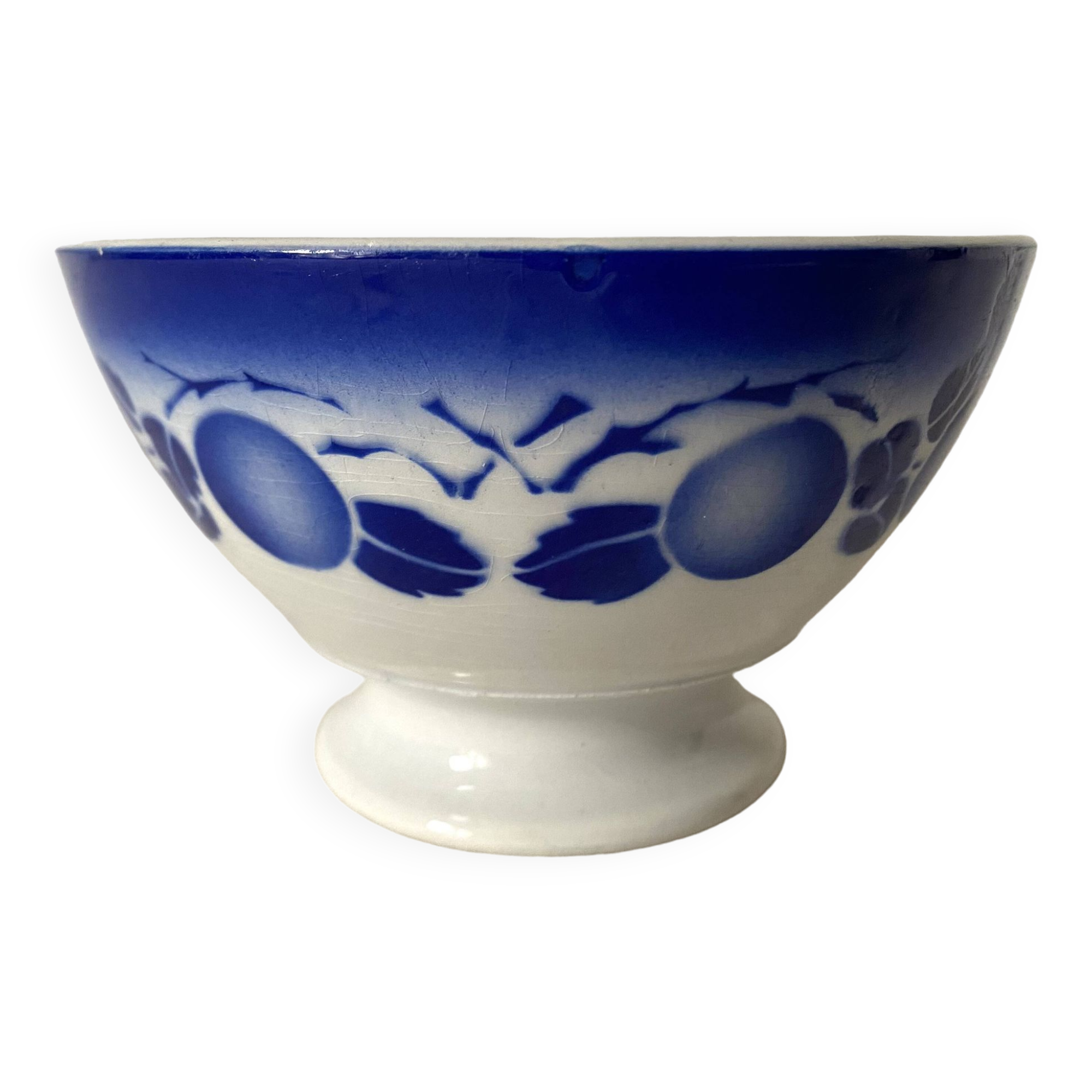 Old Badonciller bowl decorated with fruits