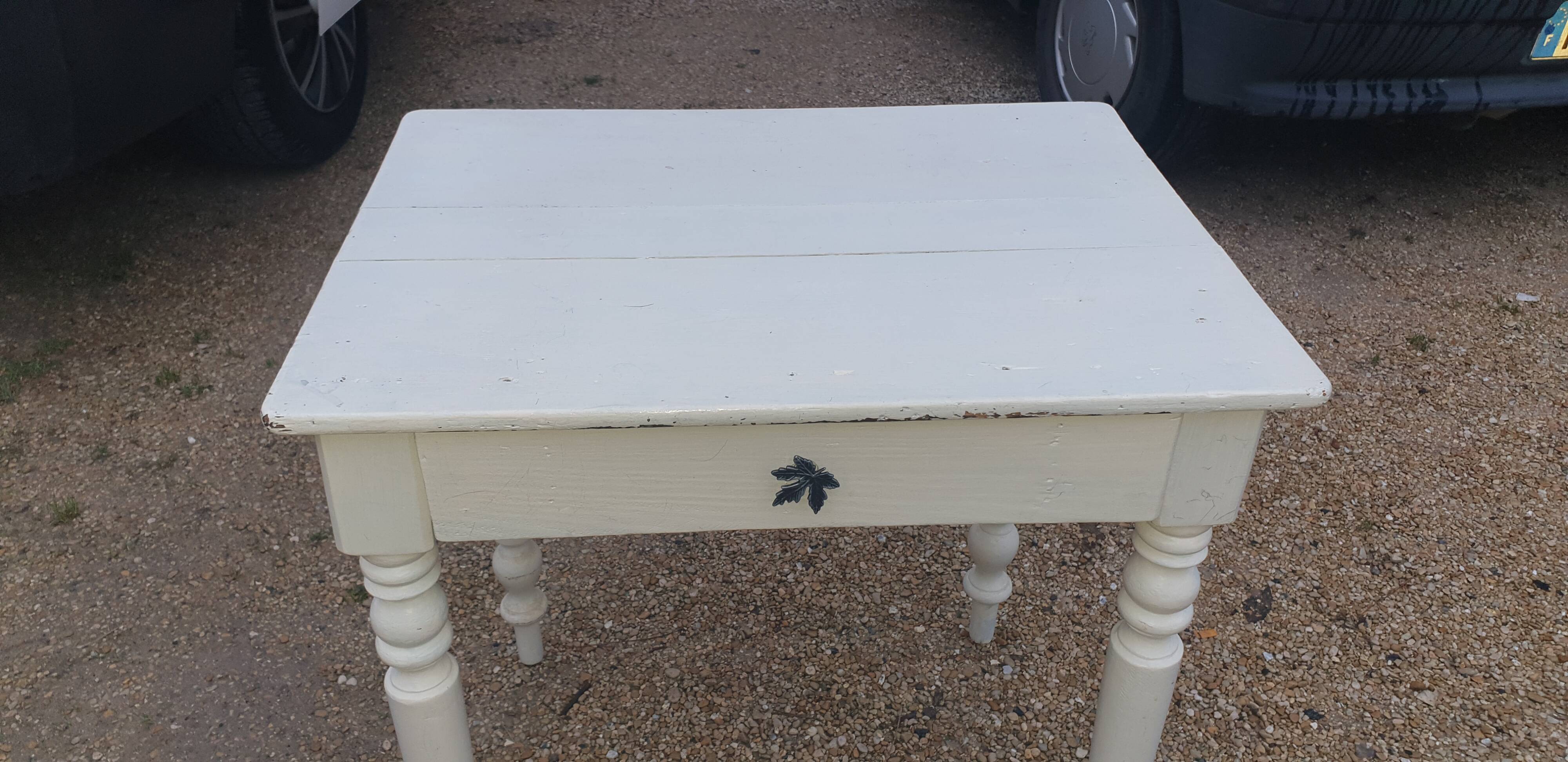 Louis Philippe one-drawer desk