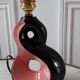 Pied de lampe en céramique rose et noire design Vallauris années 70