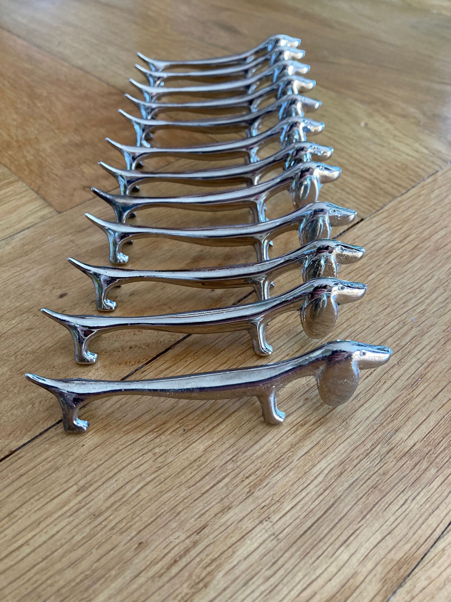 Portes couteaux chien basset / teckel en métal argenté