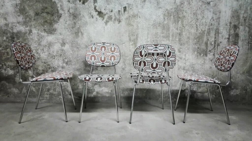 Series of four vintage italian chairs in chrome steel