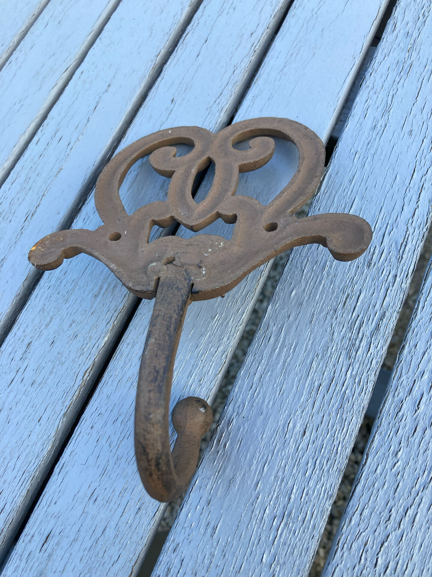 Lot de 4 patères anciennes en fer forgé