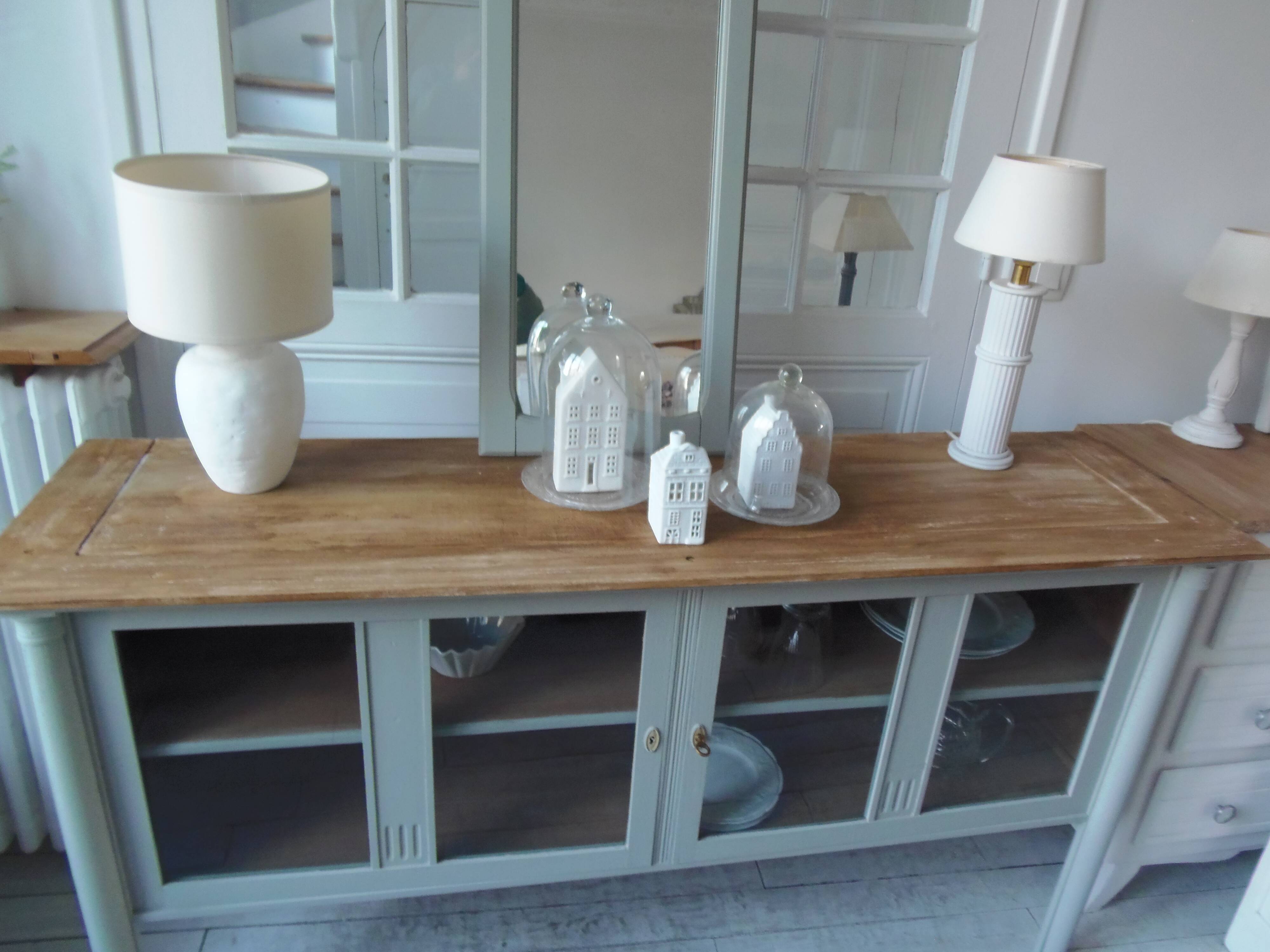 Buffet, desserte vintage réenchanté en vert de gris, plateau  bois.