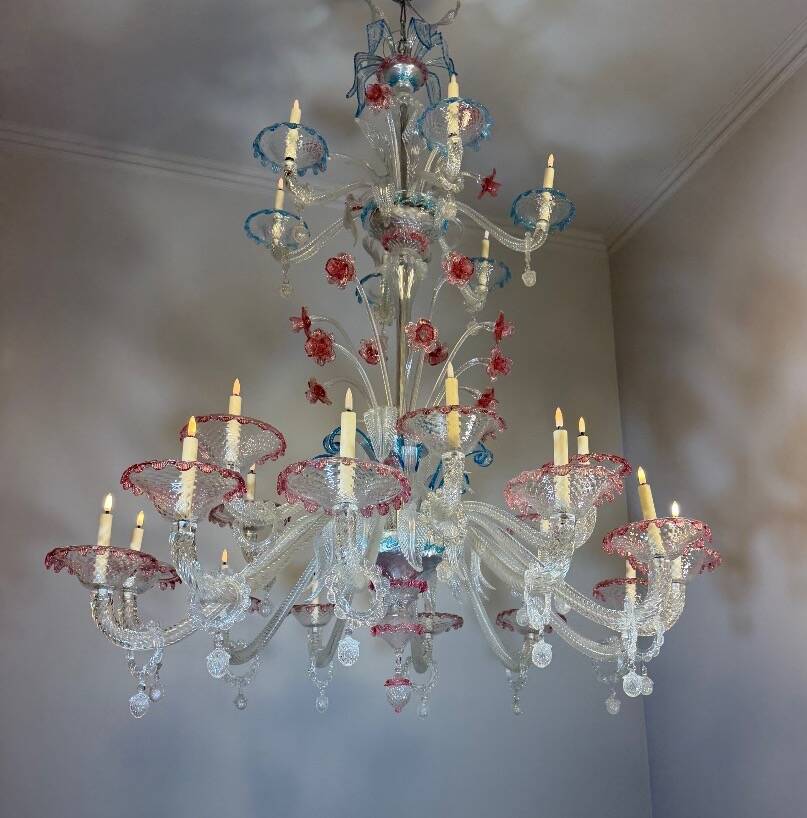Grand Venetian chandelier in multicoloured Murano glass, circa 1920.