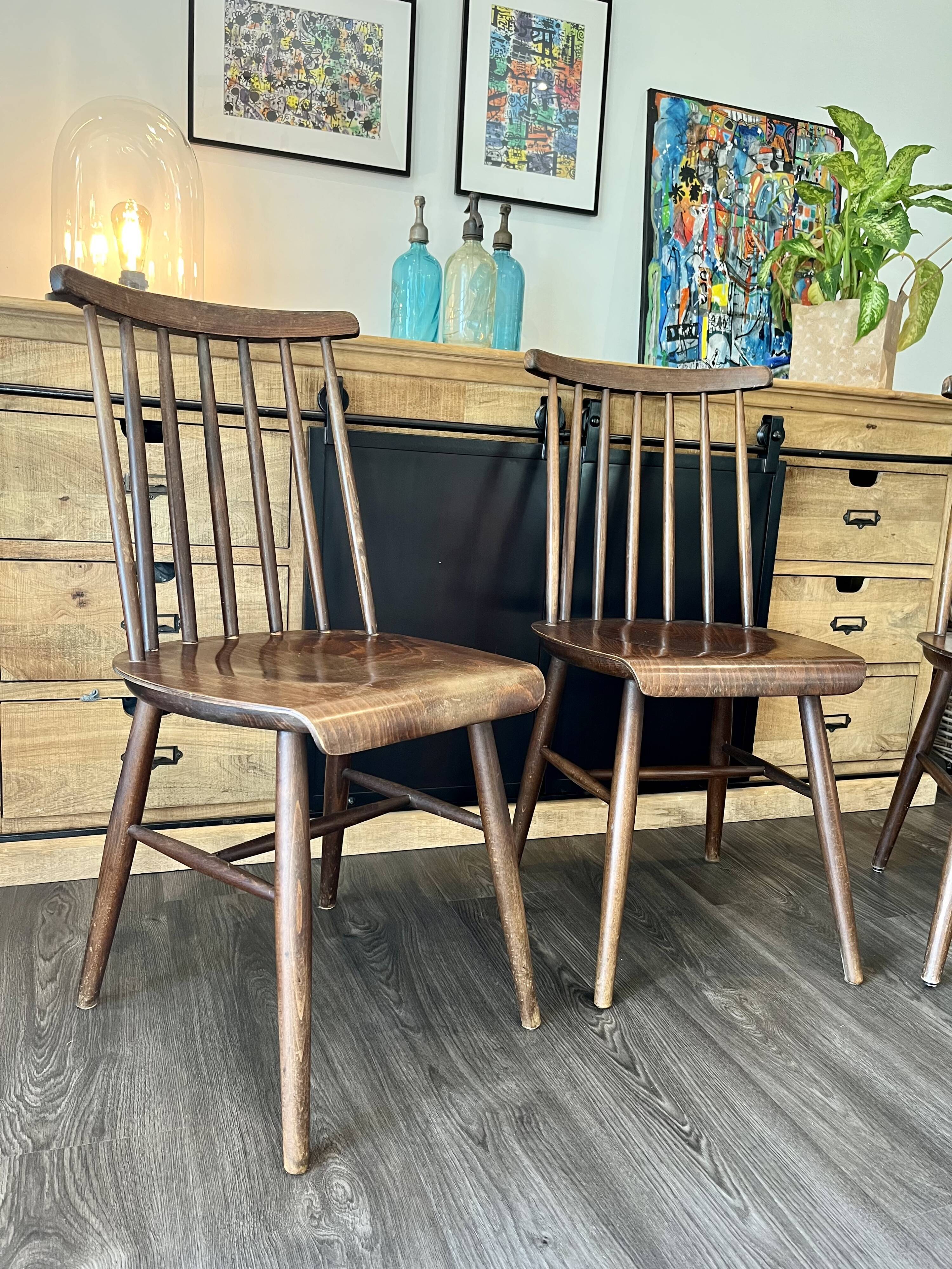 Trio de chaises bistrot fanett d'Ilmari Tapiovaara
