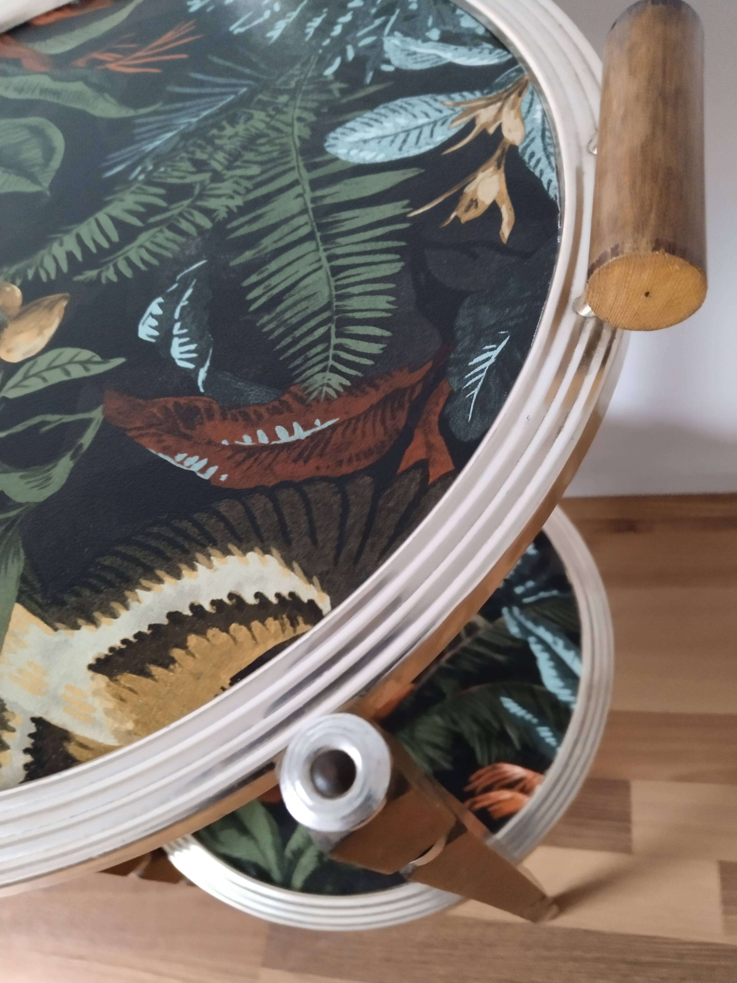 Pedestal table, round side table with serving trays