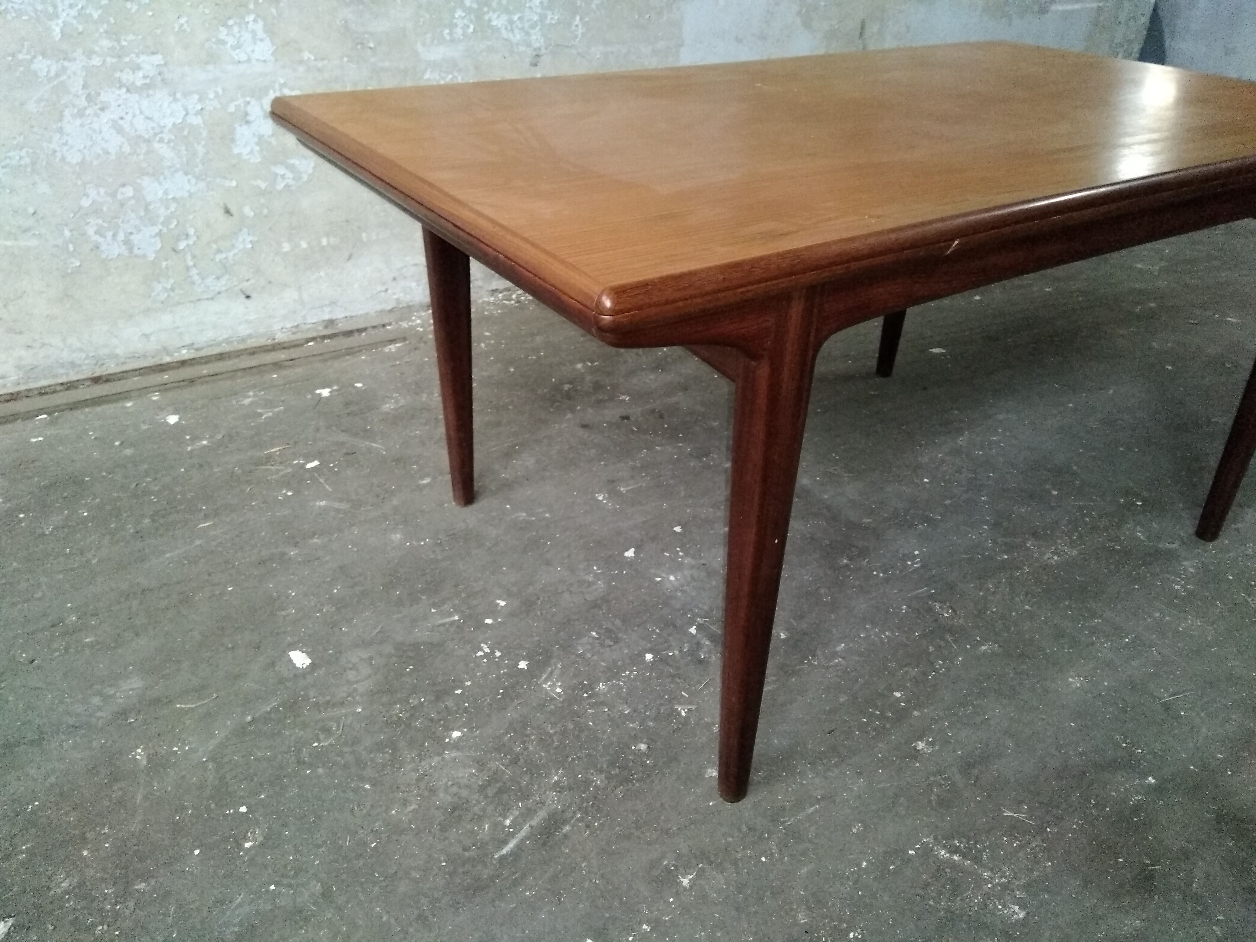 Scandinavian with extension dining table