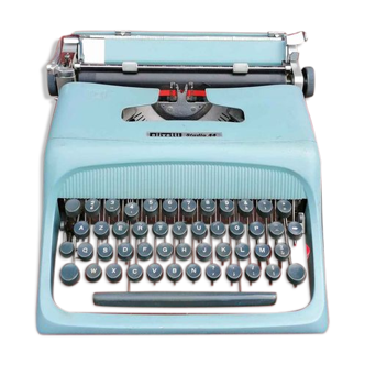 Typewriter Olivetti studio 44