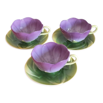 3 purple cups, porcelain flowers Geneviève Lethu
