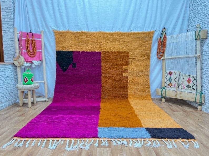 Berber rug made of natural wool, traditionally handwoven, 2/3 m.