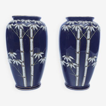 Paire de petit vases à décor de Bambou sur fond bleu