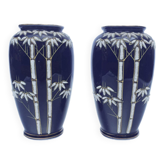 Paire de petit vases à décor de Bambou sur fond bleu