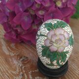 Batch of decorative partitioned eggs