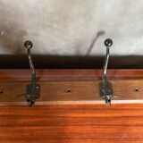 Ancien porte manteau bois + 2 patères double métal noir