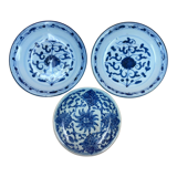 China XIXth - ideogram - set of 3 small plates blue and white décor