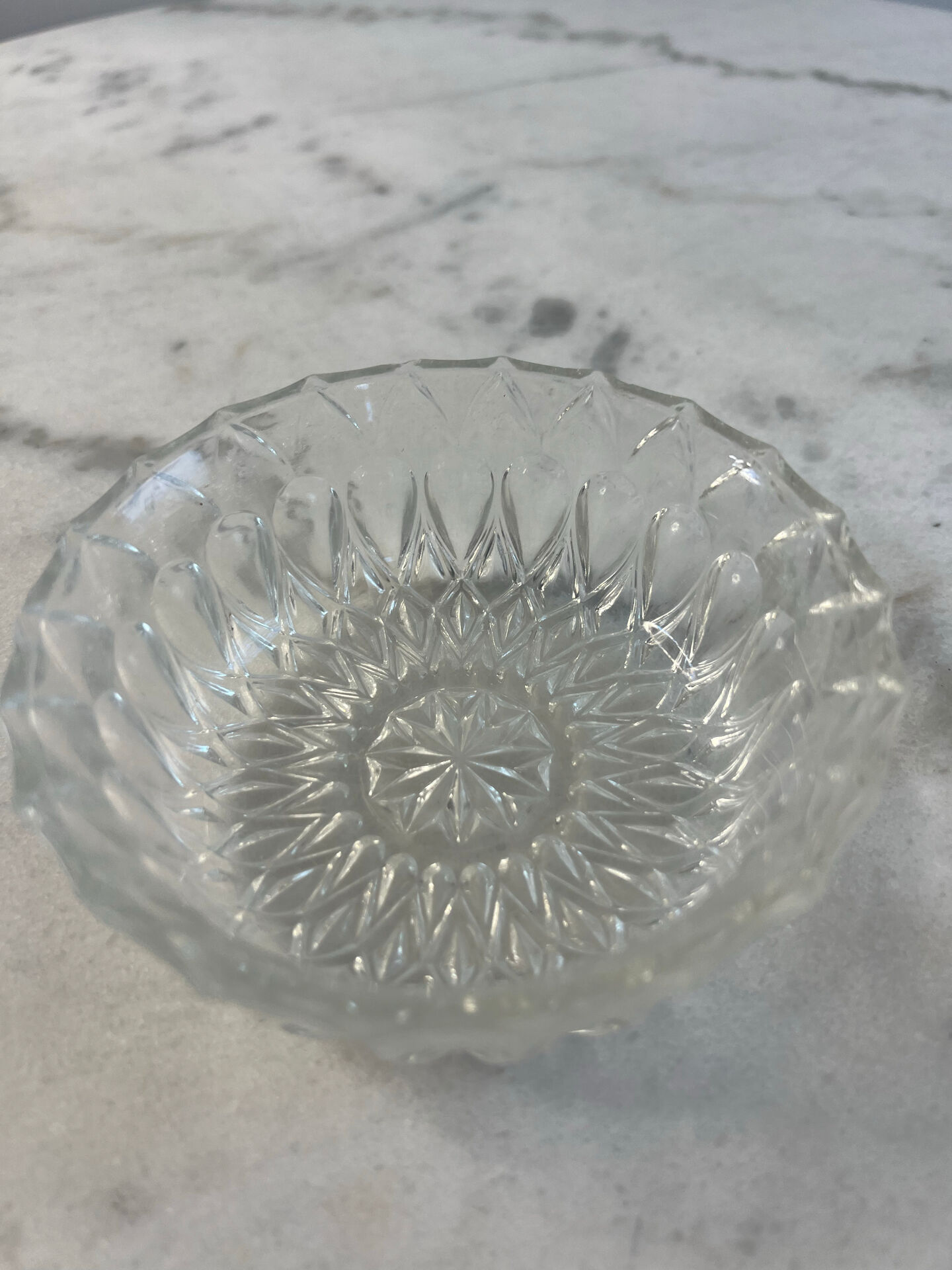 Coupelle en verre taillé 11cm
