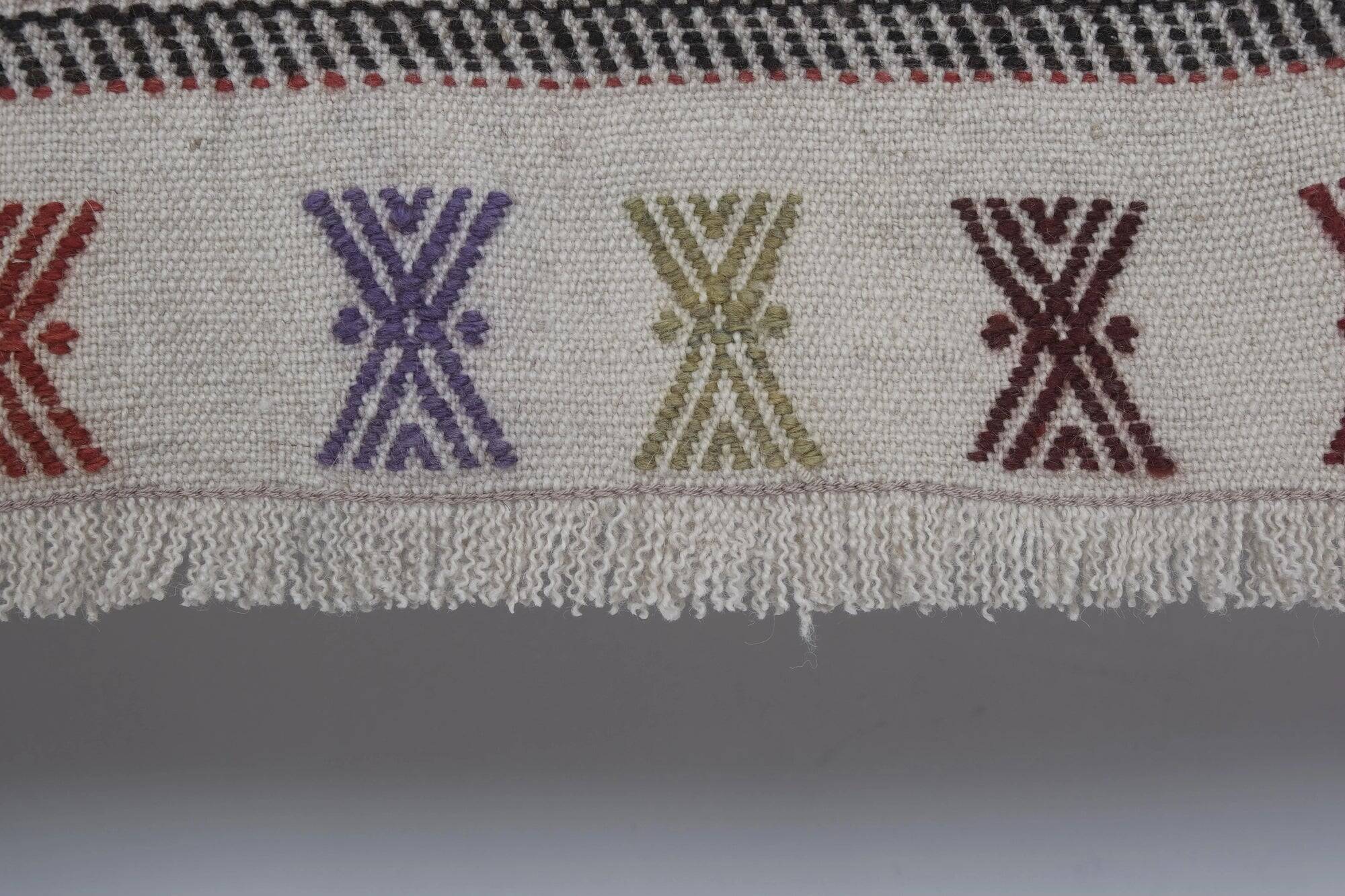 Vintage Turkish kilim, handwoven, 149x208 cm.