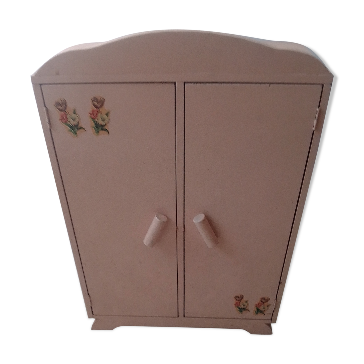Painted wooden stern cabinet