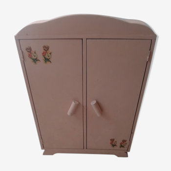 Armoire de poupee en bois peint