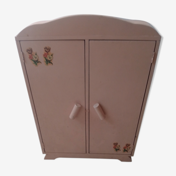 Painted wooden stern cabinet