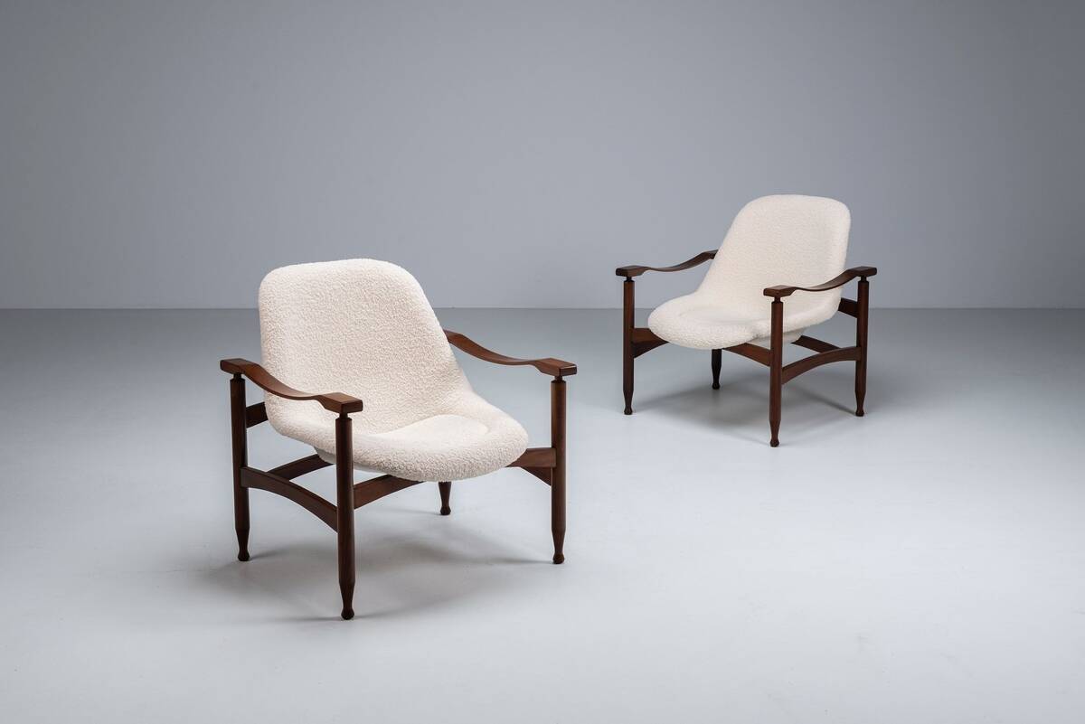 Pair of “Tiki” lounge chairs in teak and bouclé Busnelli Italy 1960