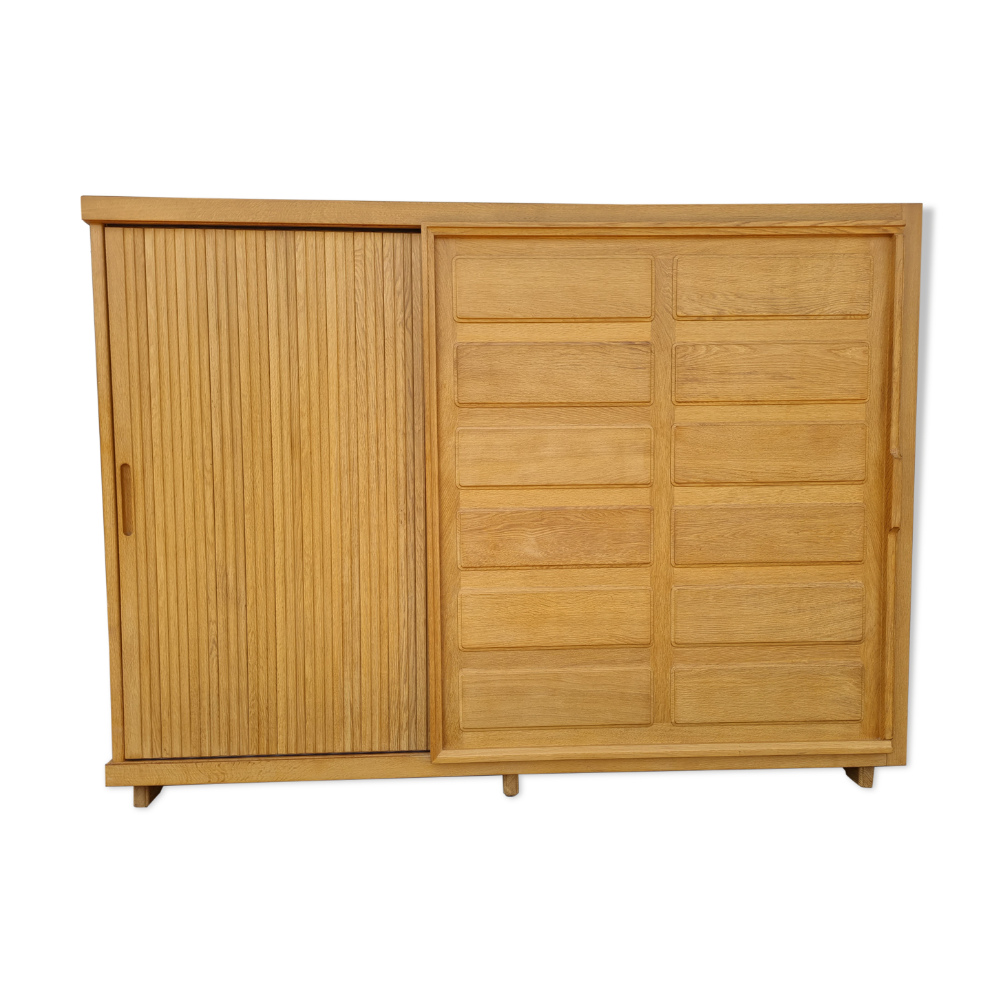 Wardrobe by Guillerme et Chambron, edition Votre Maison