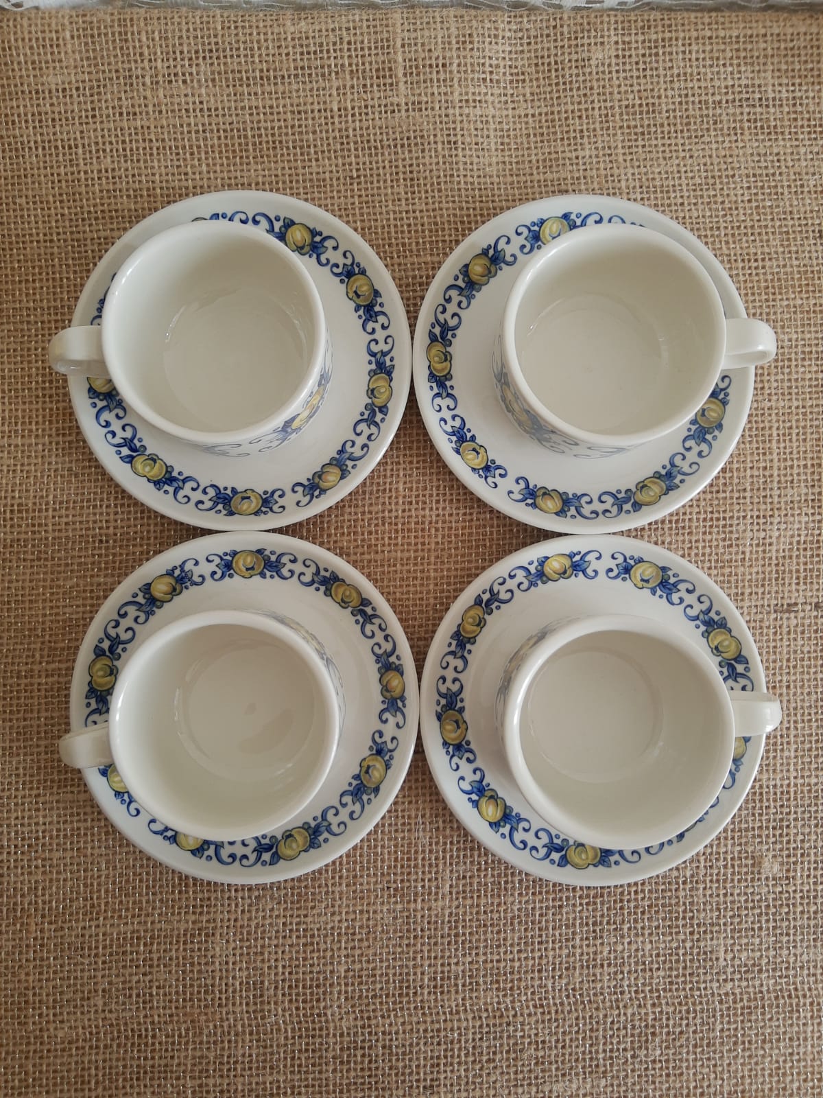 Set of 4 Villeroy & Boch cups and saucers - vintage