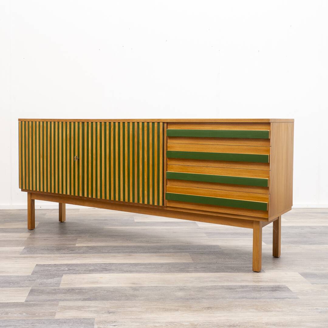 Enfilade des années 60 design scandinave,portes à rainures verte