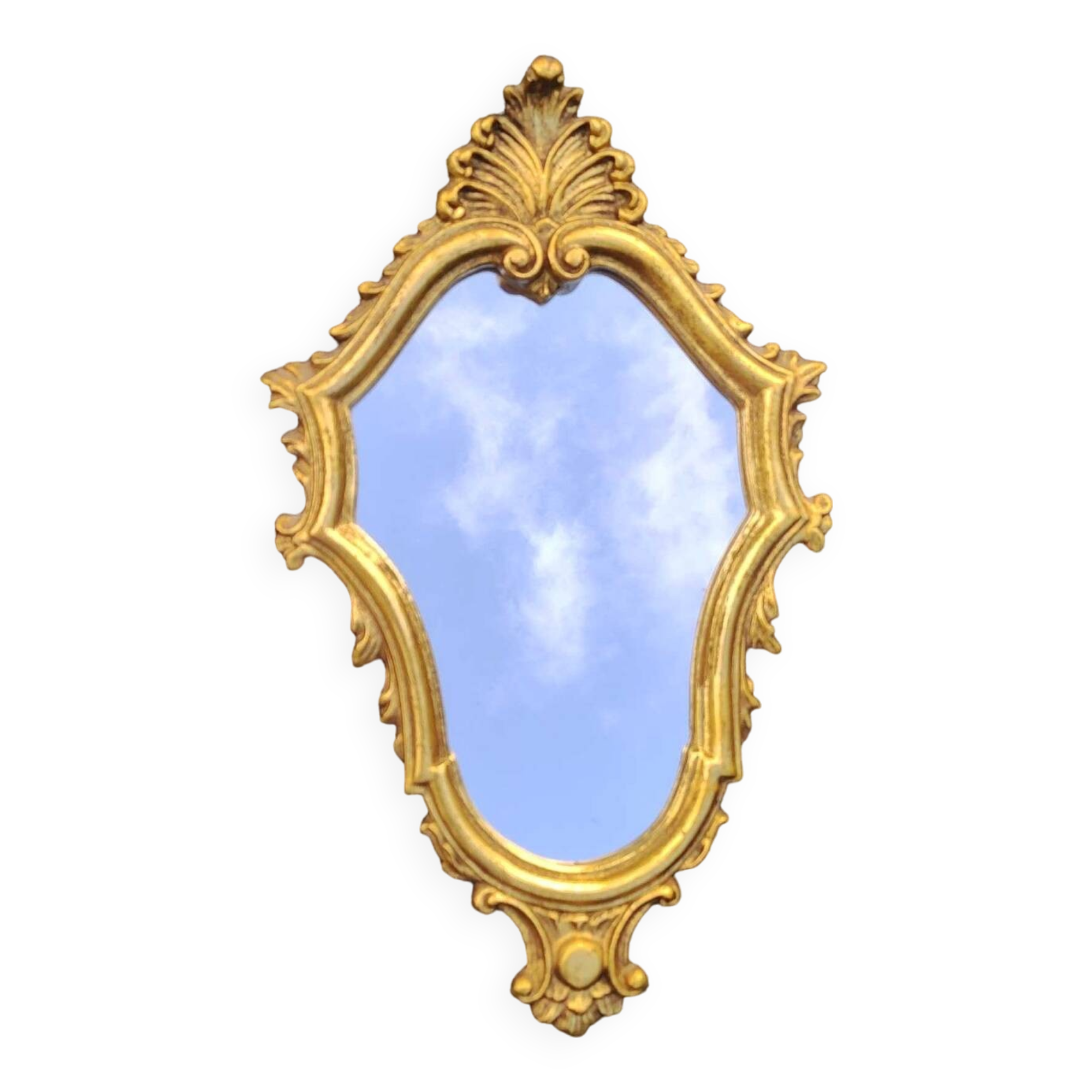 Classic Baroque/Louis XV style mirror. In old gold patinated wood. Palmette/Scroll/Blazon motif decor. Dim 46 x 27 cm