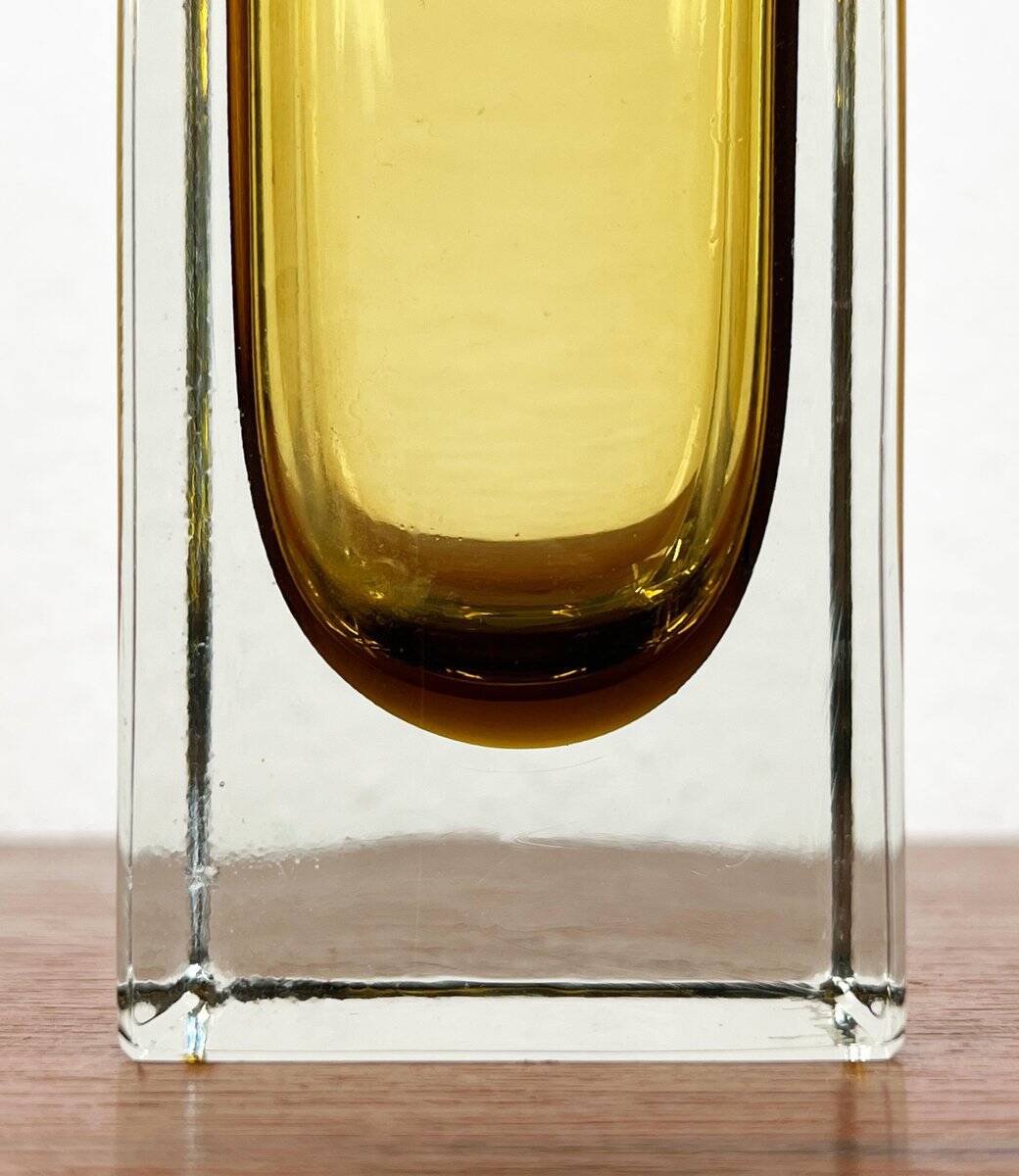 Minimalist Sommerso glass vase model Kf 296 from the mid-century by Kaj Franck for Nuutajärvi Notsjö, Finland, 1965.